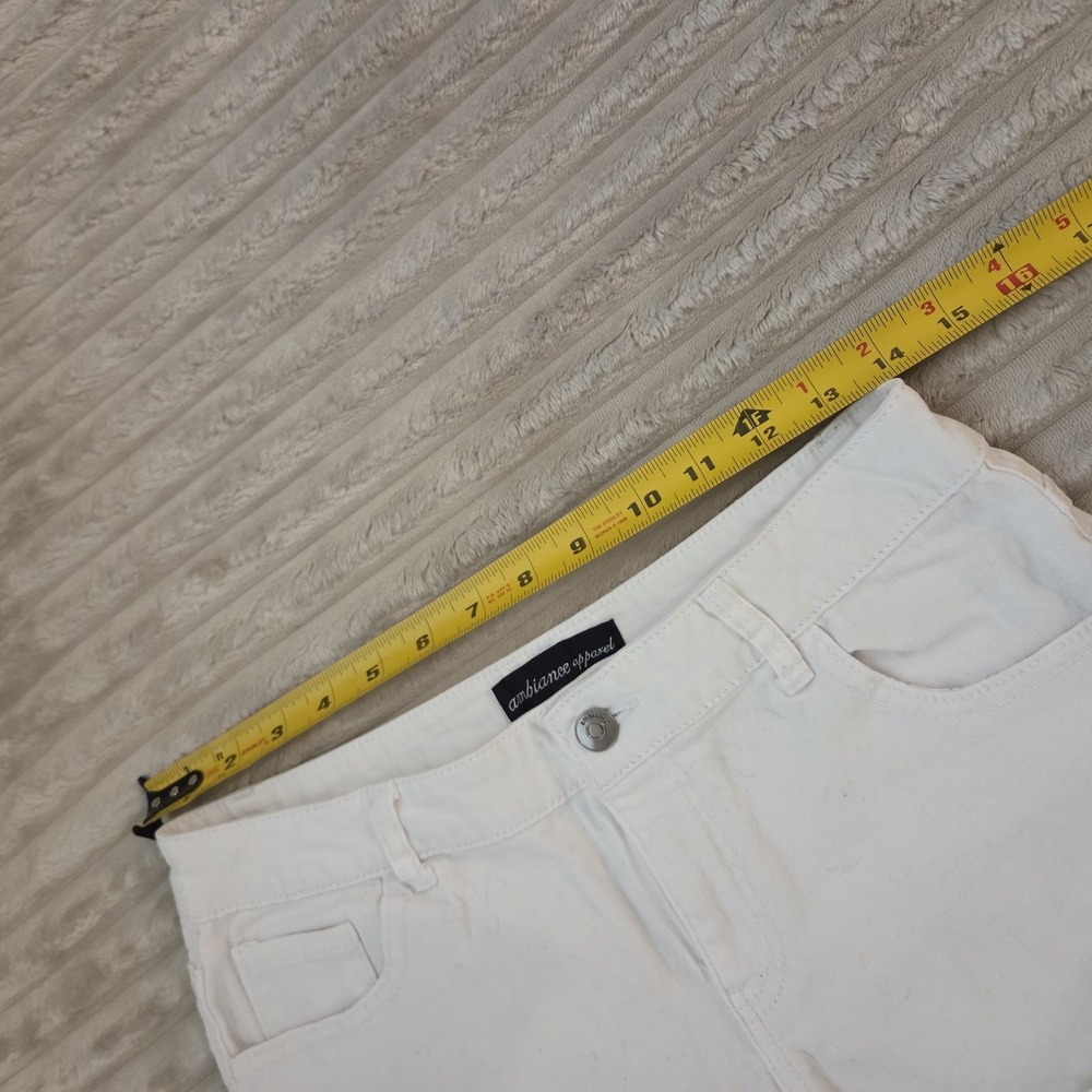 Ambiance Apparel White Denim Shorts Women's Size M Cuffed 5-Pocket Jean Shorts - Picture 6 of 8